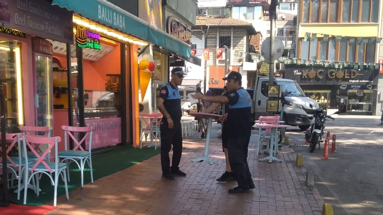 İzmit’te kaldırımlar yenileniyor