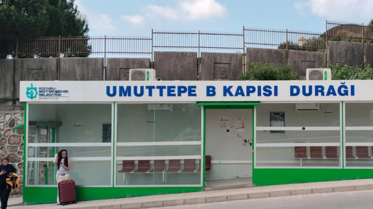 Kocaeli'de akıllı duraklara periyodik bakım