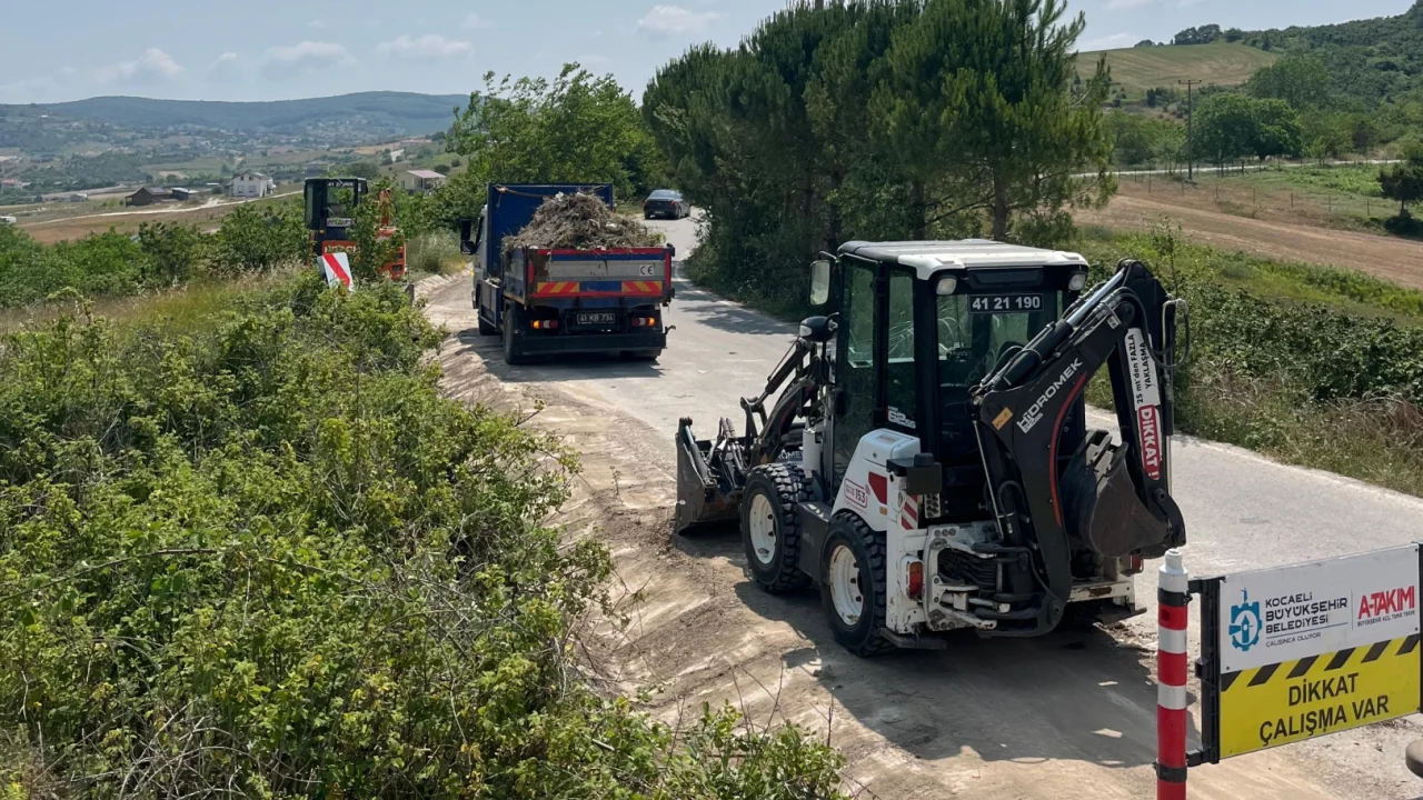 Kocaeli'de Kandıra ve Kartepe’de V kanal temizliği;
