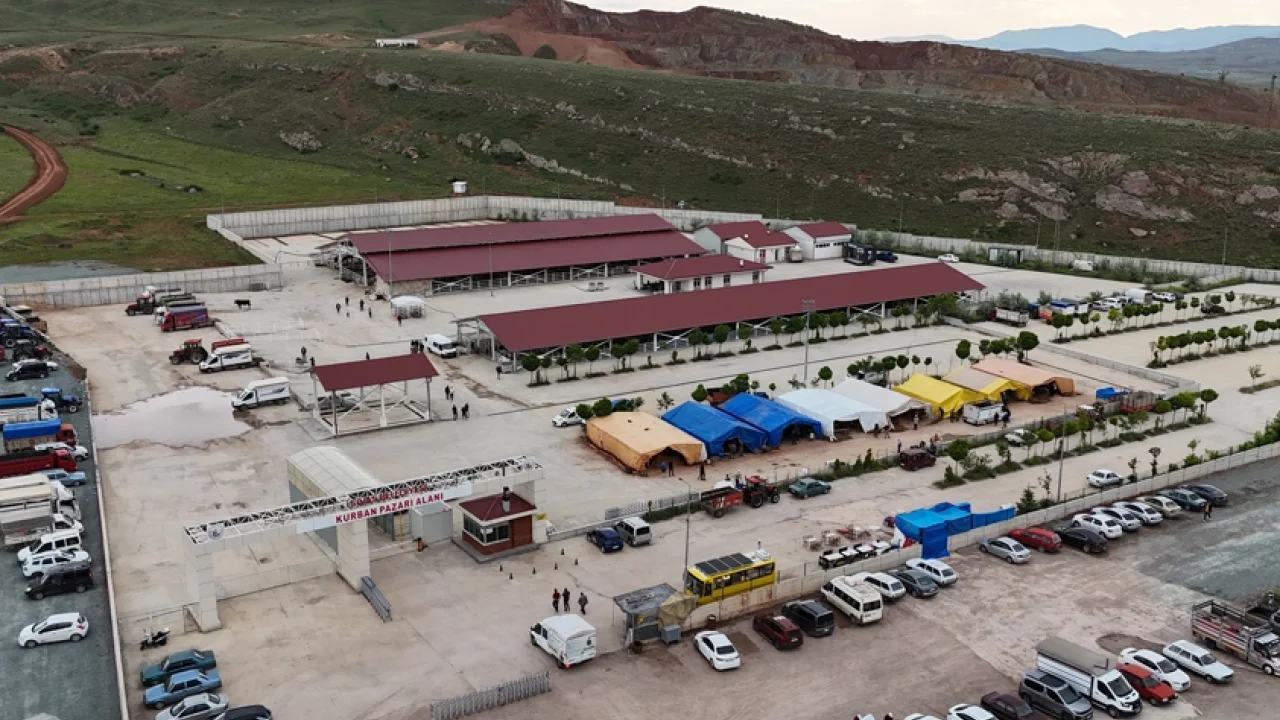 Sivas'ın yeni kurban pazarı herkesi memnun etti