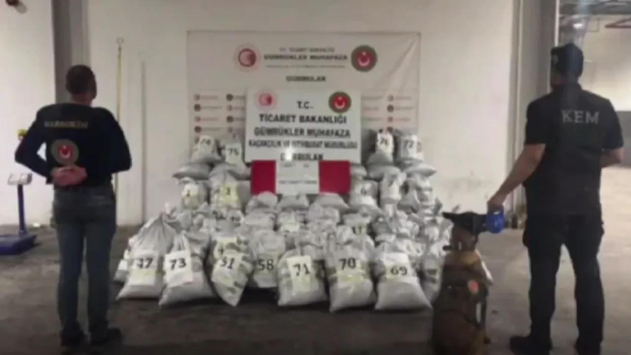 Ticaret'ten rekor uyuşturucu operasyonu! Kömüre emdirilmiş tonlarca uyuşturucu!