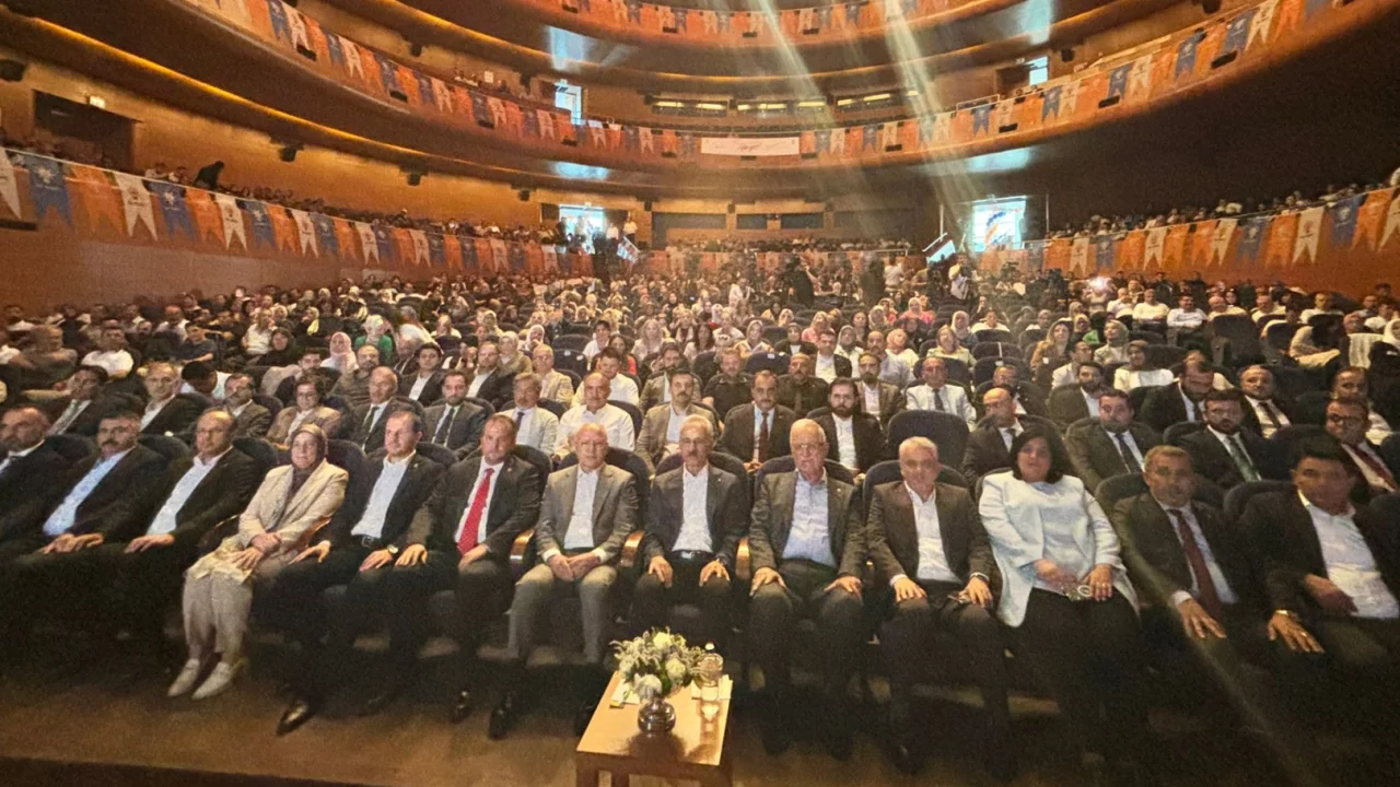 AK Parti 57. Bursa İl Danışma Meclisi toplandı... Ulaşımdan Bursa’ya 266,8 milyar TL’lik yatırım müjdesi