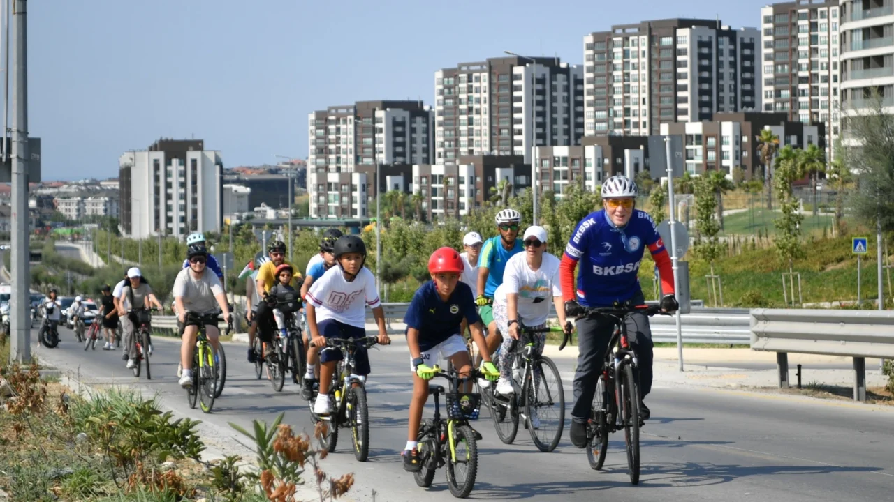 İstanbul Beylikdüzü'nde pedallar sağlıklı yaşama çevrildi
