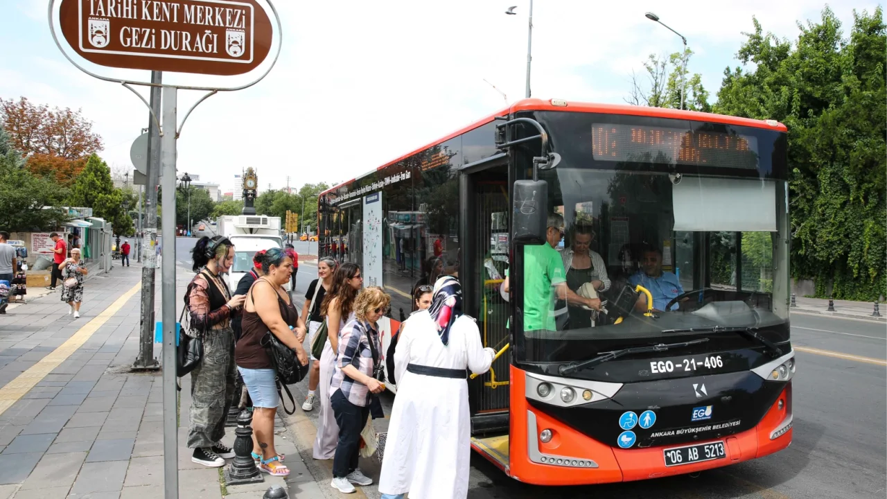 Ankara'da “Başkent Kültür Turu Ring Seferleri” devam ediyor