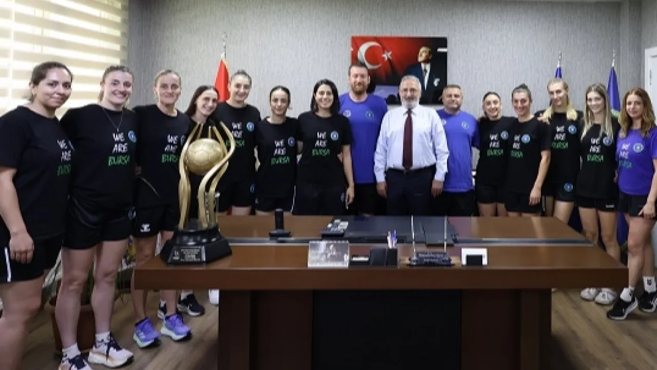 Bursa Büyükşehir Belediyespor Kadın Hentbol'da imzalar atıldı