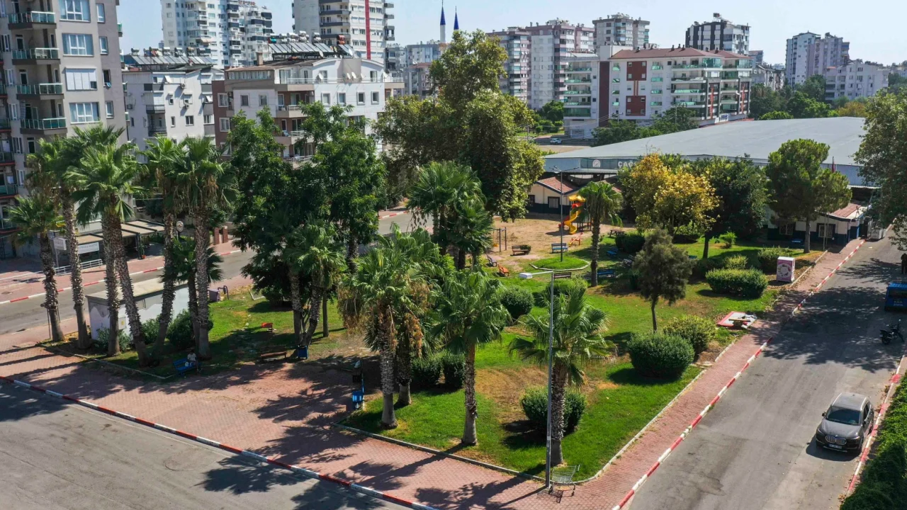 Ferdi Zeyrek’in adı Muratpaşa’da bir parkta yaşatılacak