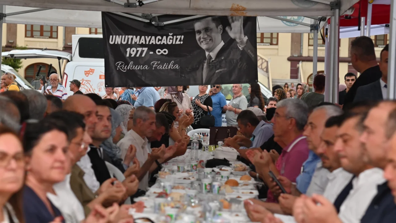 Merhum Başkan Ferdi Zeyrek vefatının 52. gününde dualarla anıldı