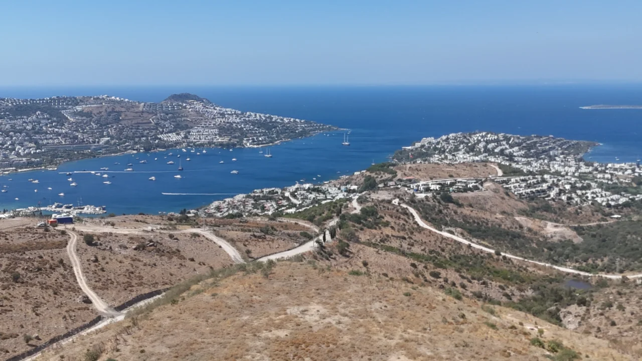 Muğla’da vahşi depolama alanları yeşile dönüşüyor