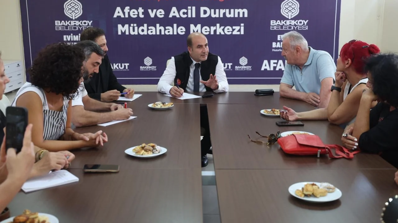 İstanbul Bakırköy’de muhtarlarla deprem hazırlık toplantısı