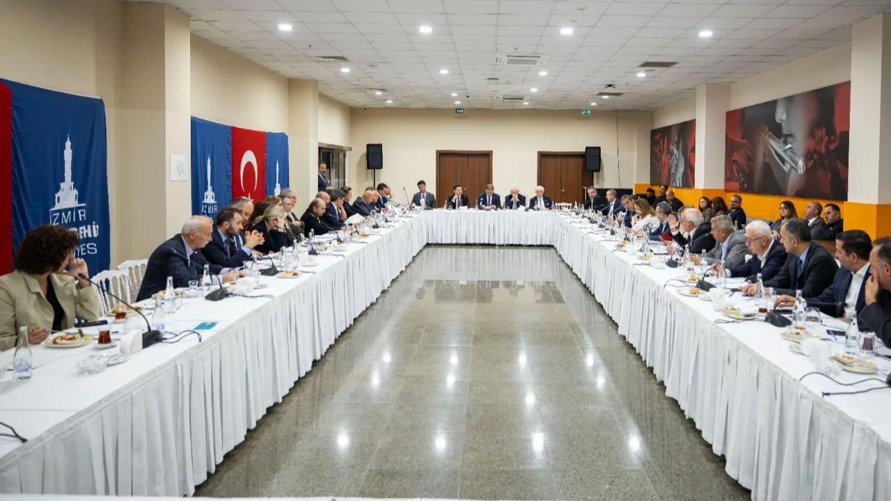 İzmir'de su krizi masaya yatırıldı