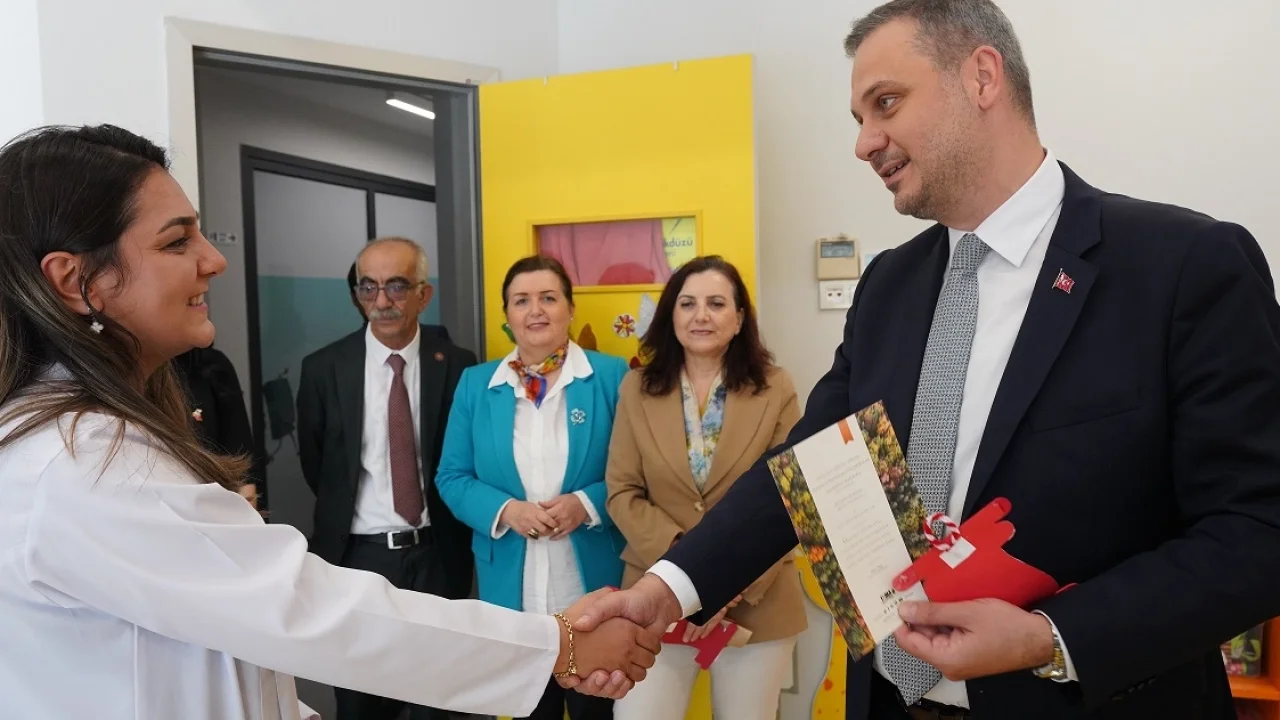 4 bini aşkın fidan öğretmenler için toprakla buluştu