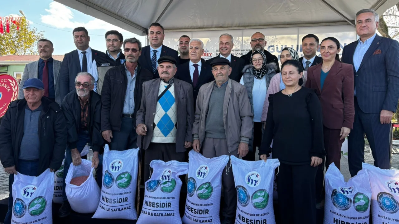 Bursa Büyükşehir’den Mustafakemalpaşa’da çiftçilere tohumluk buğday desteği