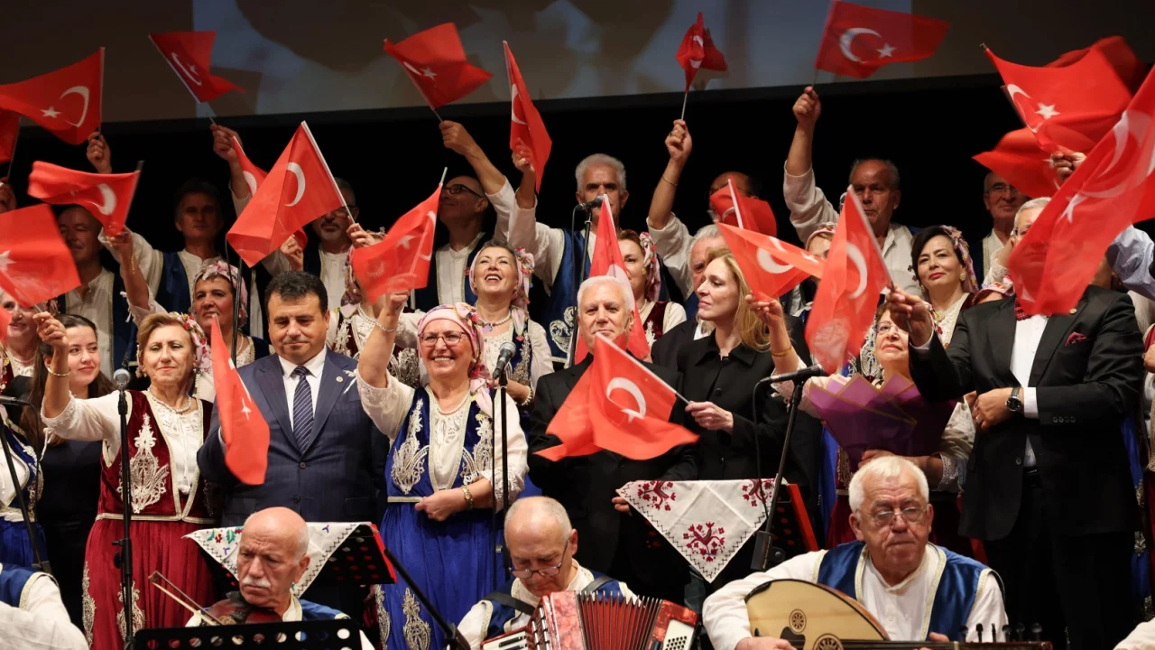 Bursa'da Atatürk'e Rumeli ezgileriyle anma