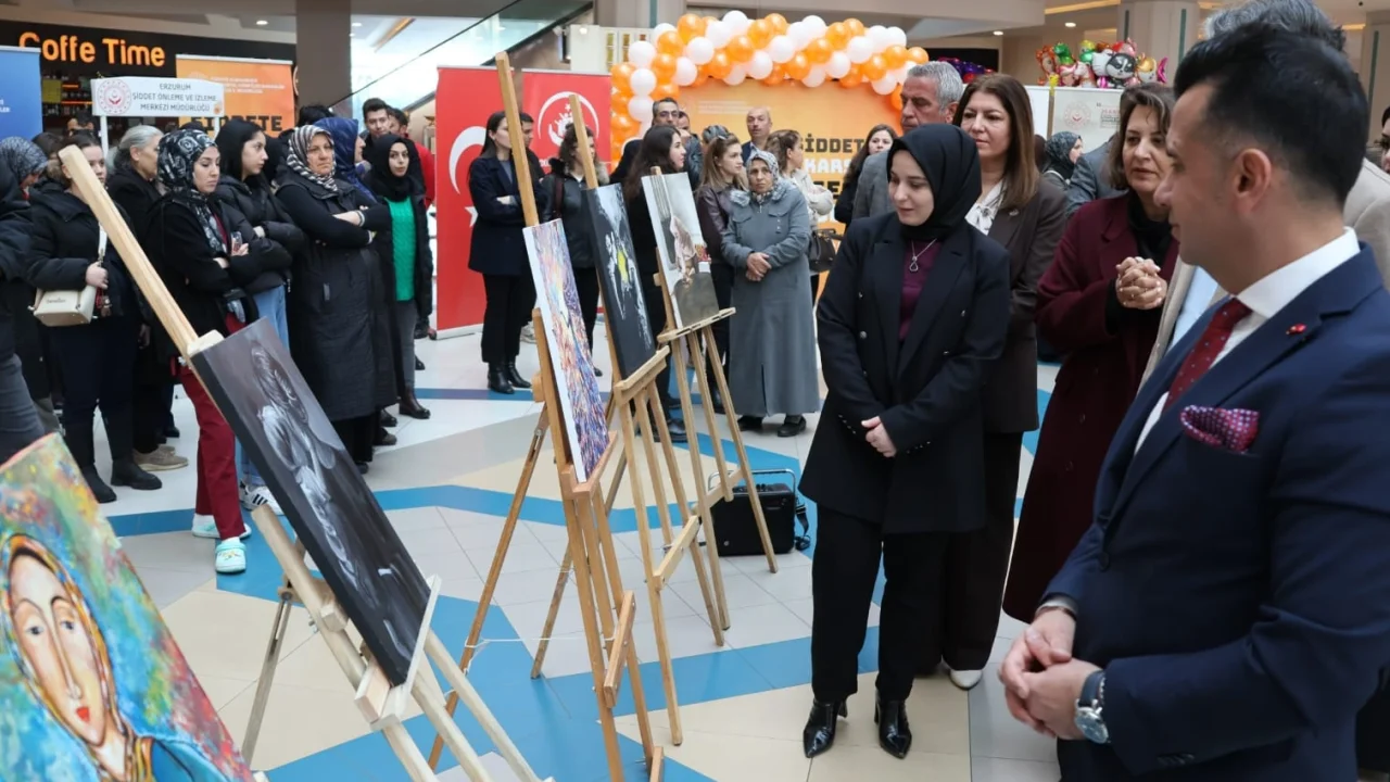 Erzurum’da '25 Kadın 25 Hikâye' sergisi açıldı