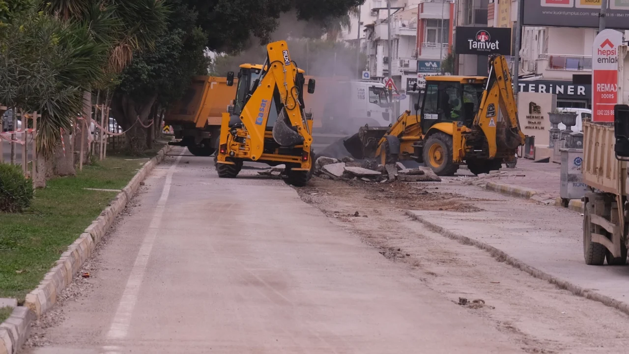 Antalya Büyükşehir, Konyaaltı’nda altyapıyı güçlendirdi