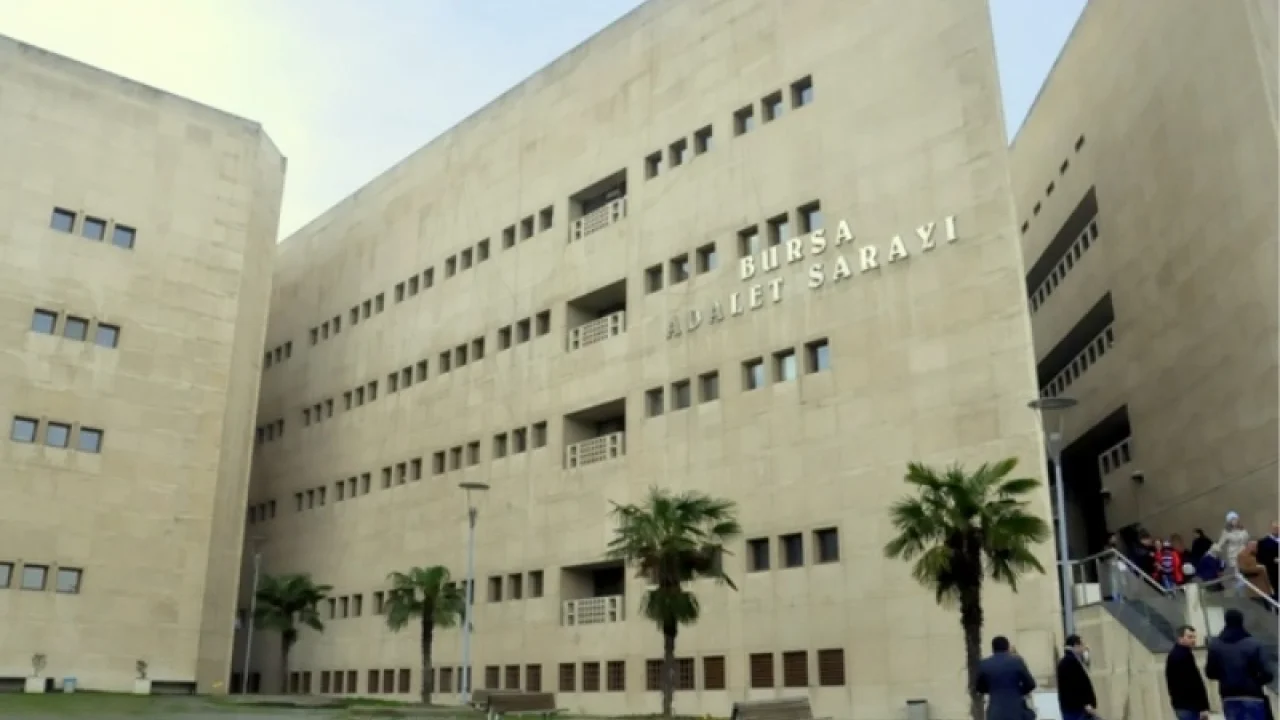 Bursa'da doğum iznindeki öğretmenin re'sen atamasına mahkeme 'dur' dedi