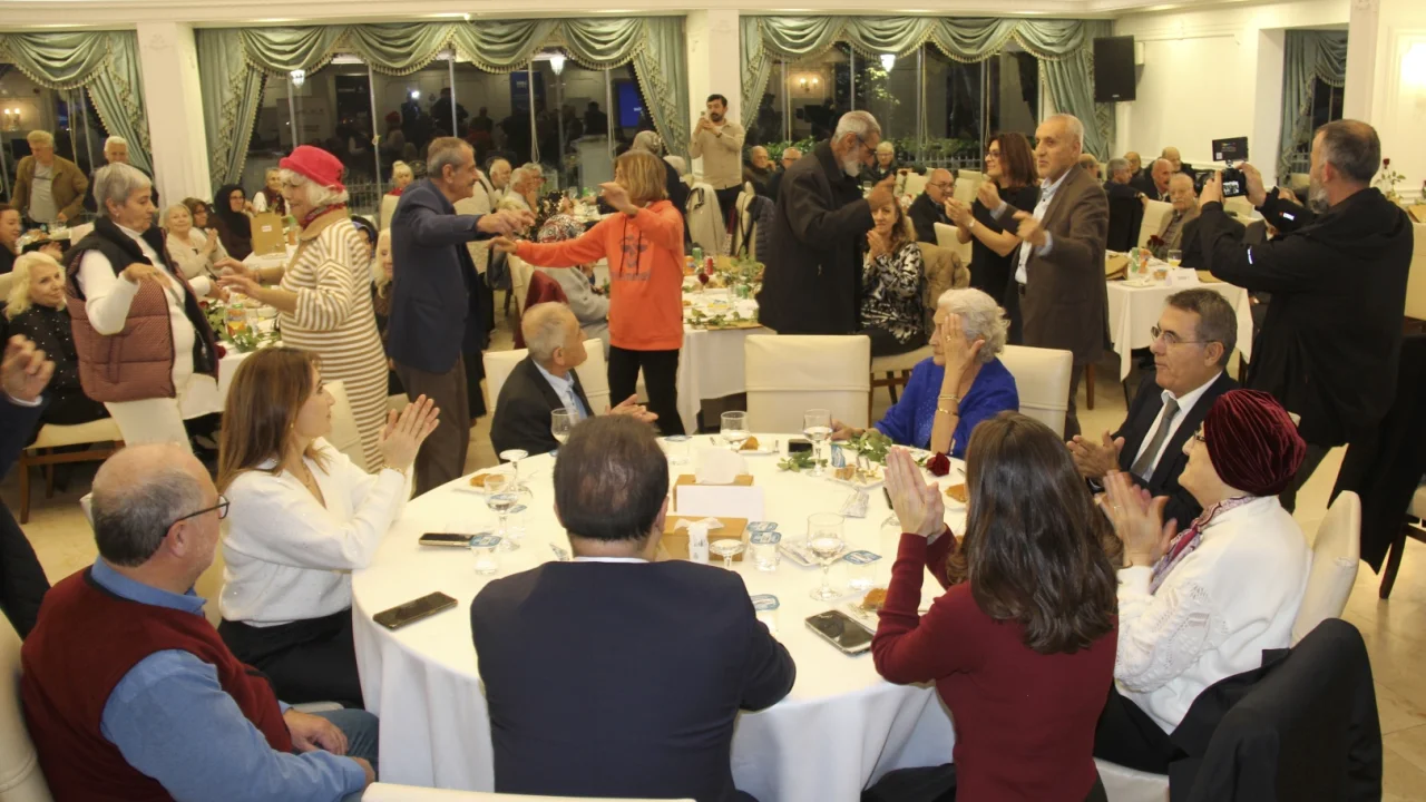 İstanbul'da Darülaceze'de erken yeni yıl yemeği