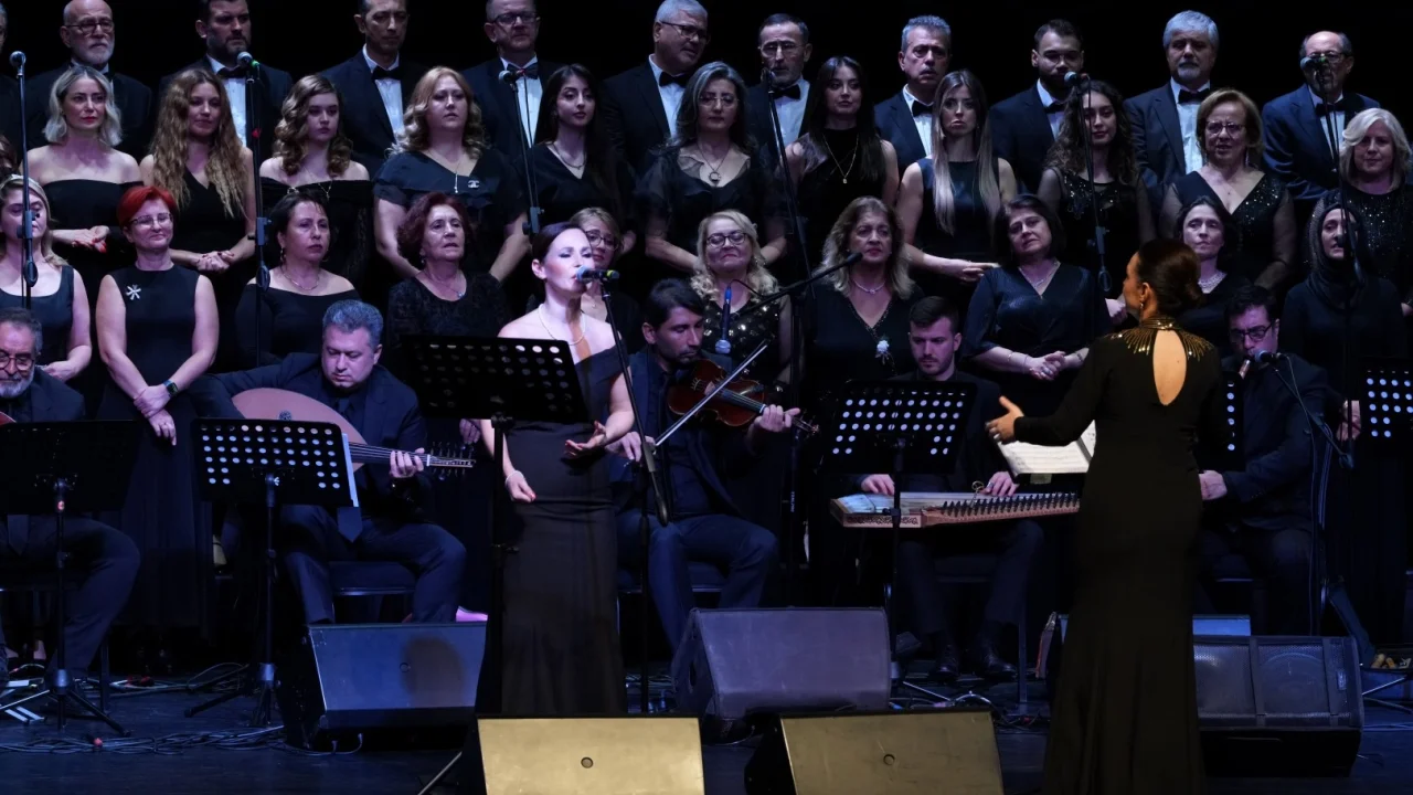 Kocaeli’de Türk Sanat Müziği korosundan yılın son konseri