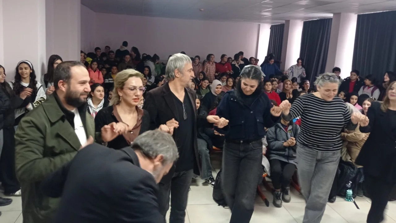 Mardin'de LGS öğrencilerine moral konseri