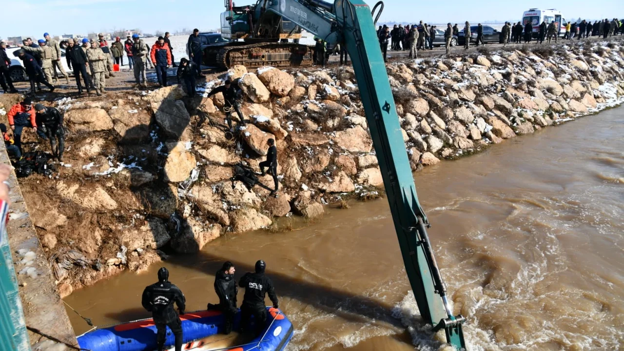 Şanlıurfa'da araç sulama kanalına düştü: 3 ölü, 1 kayıp!
