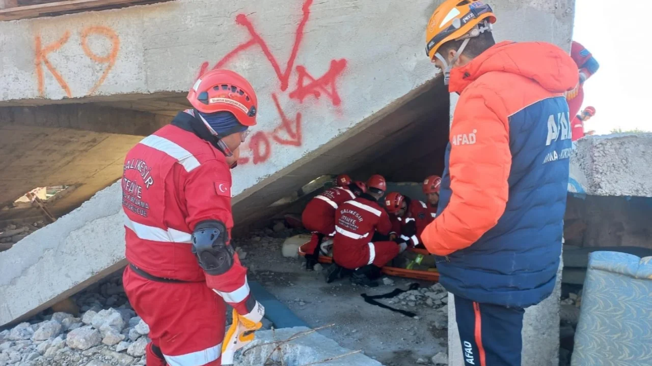 Balıkesir İtfaiyesi’nin kahramanları afetlere karşı güçleniyor