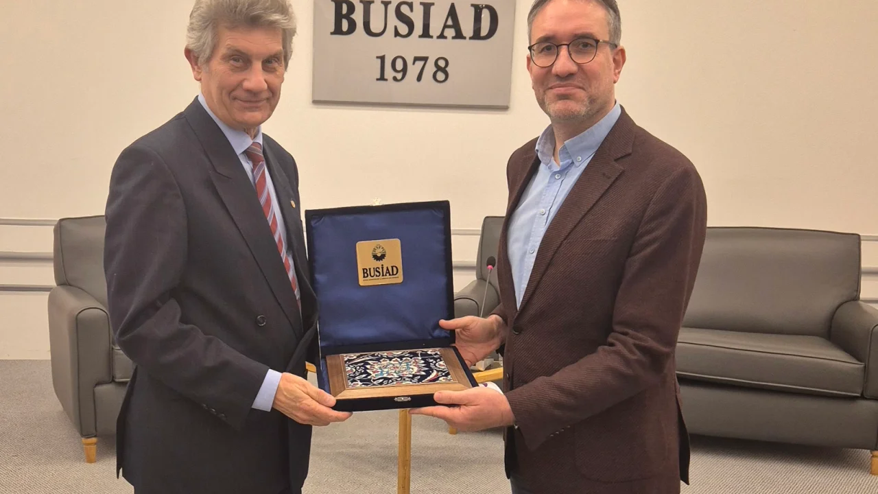 BUSİAD'da 'Felsefe Söyleşileri' sürüyor... Yapay zeka üretken değil türetkendir