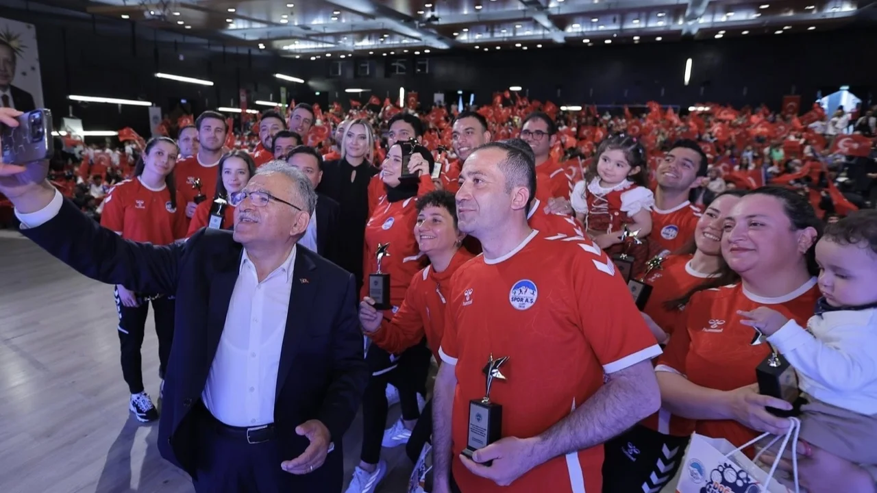 Kayseri Büyükşehir şehri spor merkezine döndürdü