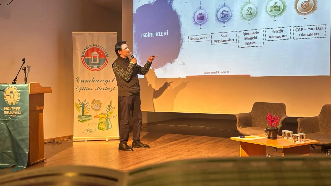 Maltepe'de öğrencilerin eğitim ve kariyer yolculuklarında destek