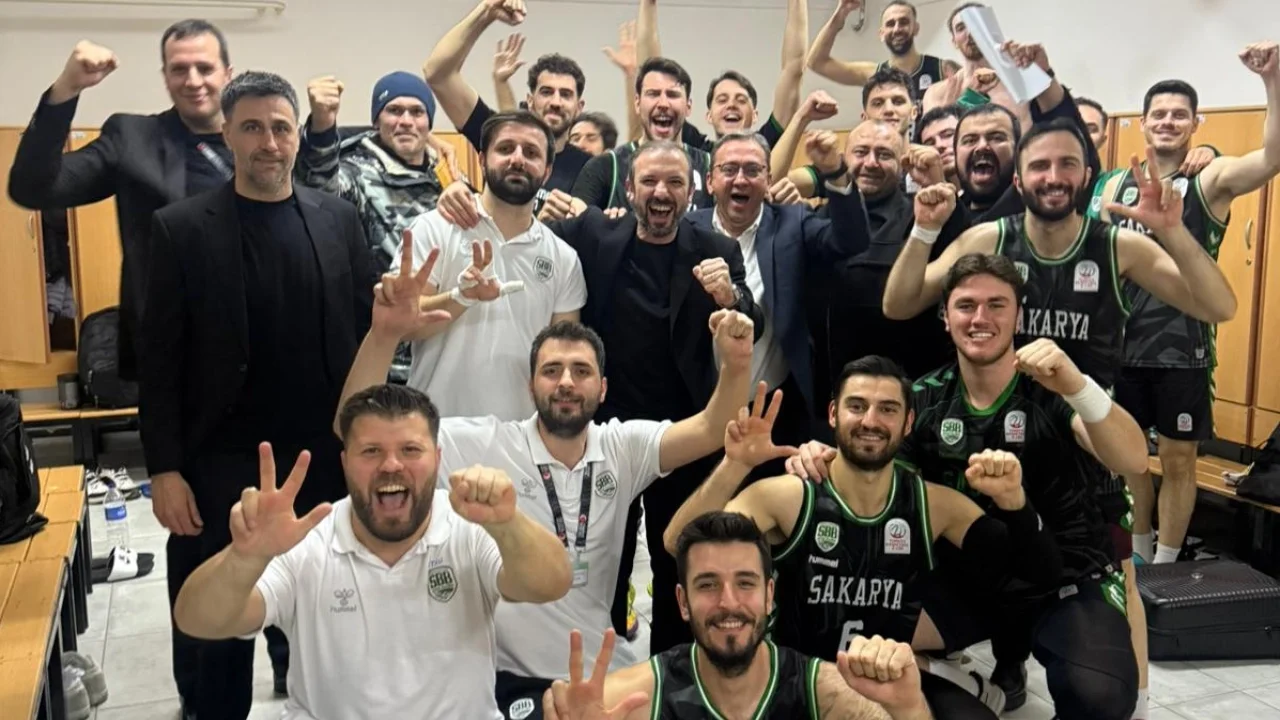 Sakarya Büyükşehir İzmir’den de galip döndü
