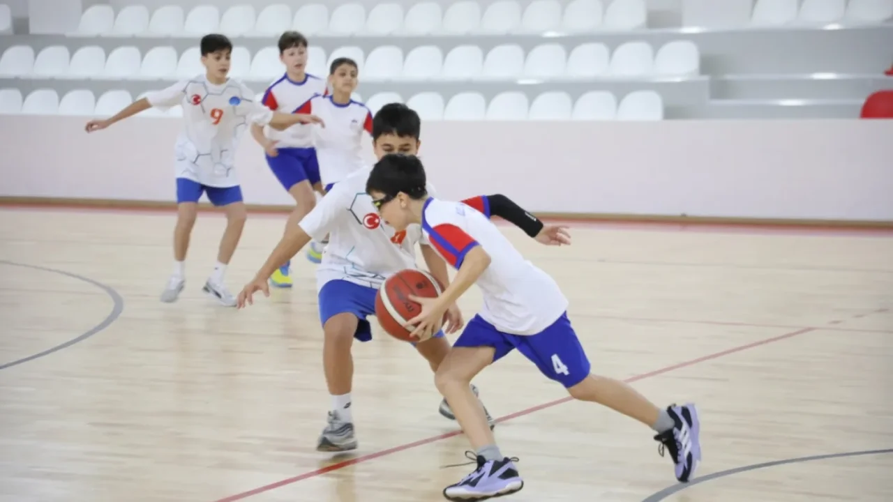 Bursa İnegöl'de Spor Festivali basketbol müsabakalarıyla start aldı
