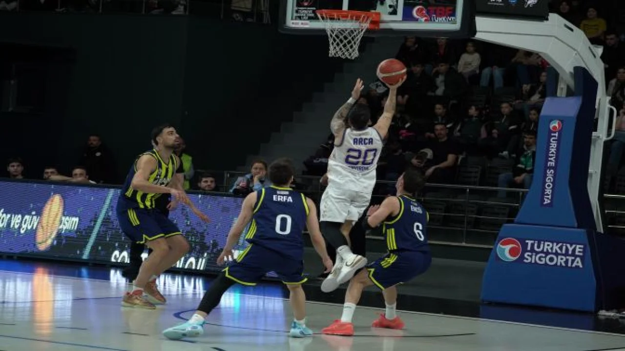 Çayırova Belediyesi, Fenerbahçe Koleji’ni mağlup etti