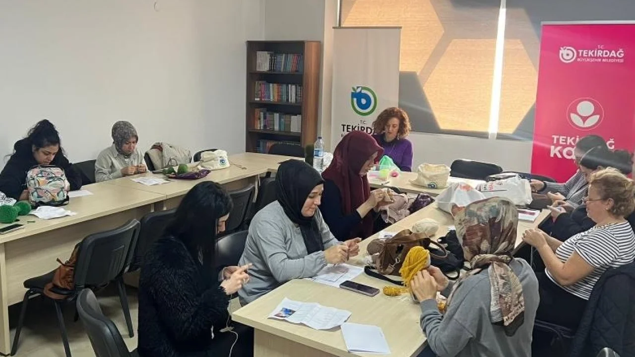 Çerkezköy'de kadınların el emeği sevgiyle örüldü
