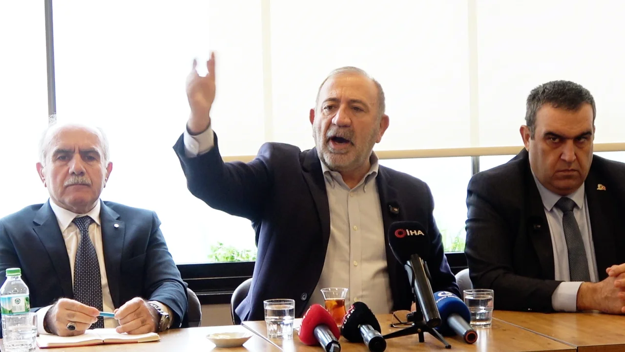 Gürsel Tekin Şile’de partililerle buluştu... "CHP’yi fabrika ayarlarına döndüreceğiz"