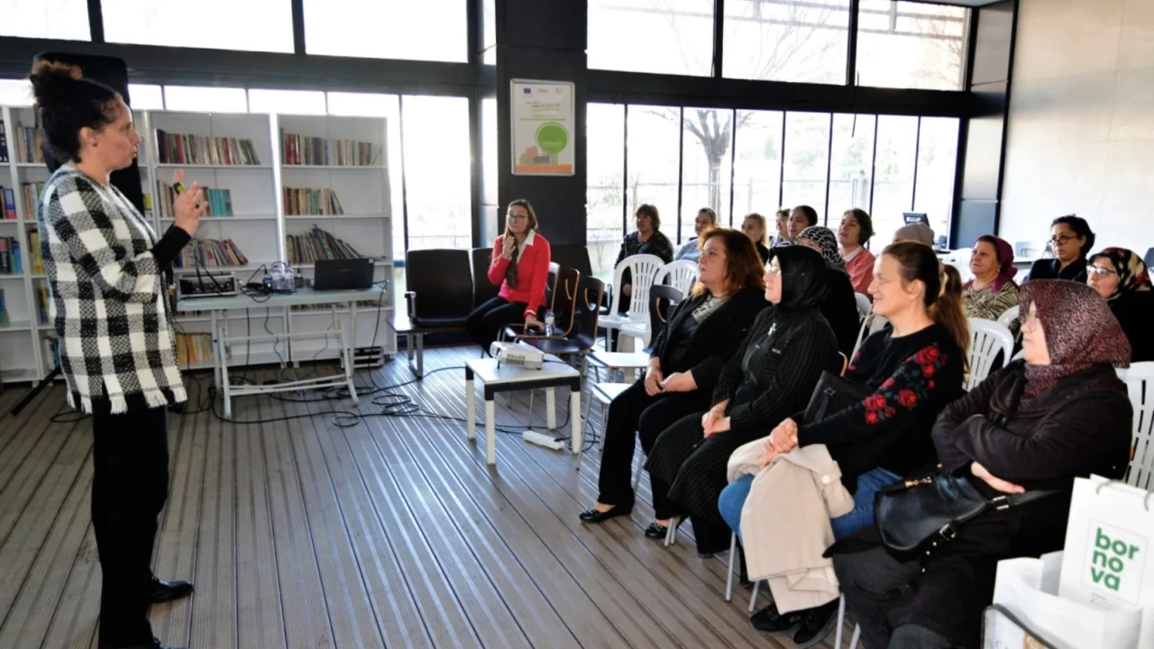 İzmir Bornova’da kadınlar hem üretiyor hem bilinçleniyor
