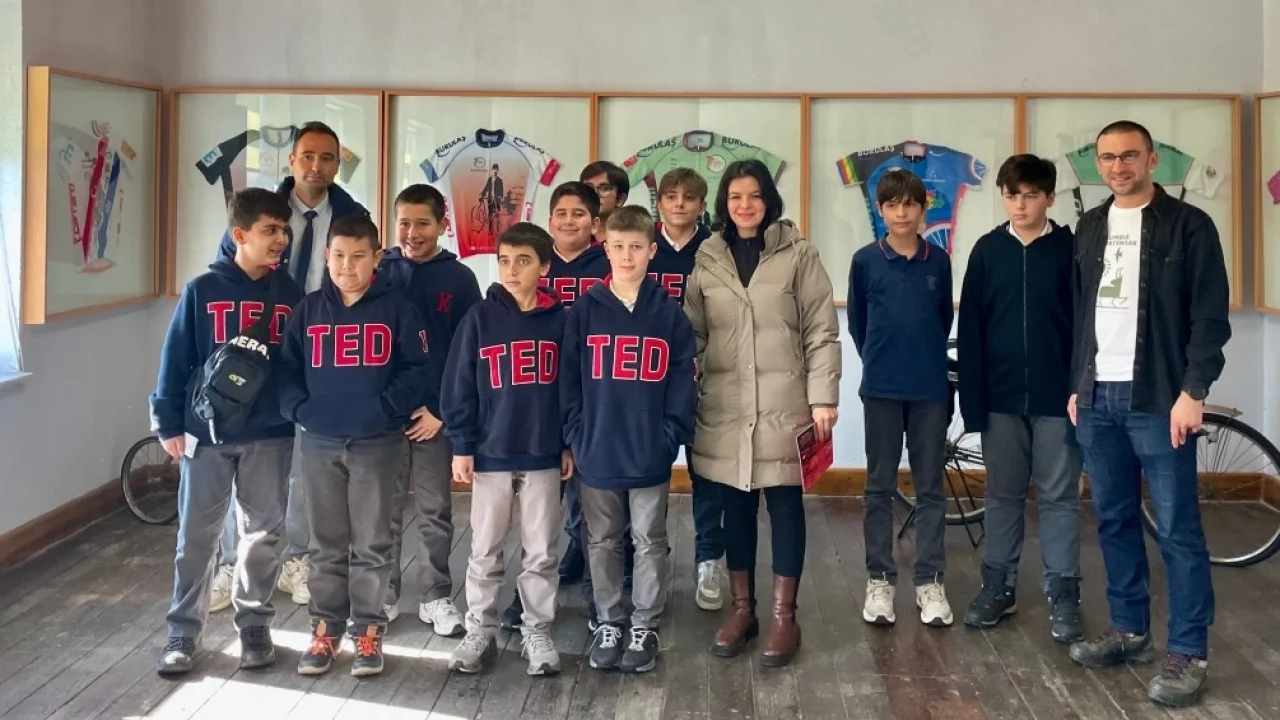 Öğrenciler Ertan Ayçetin Bisikletevi’nde Mysia Yolları’nı tanıdı