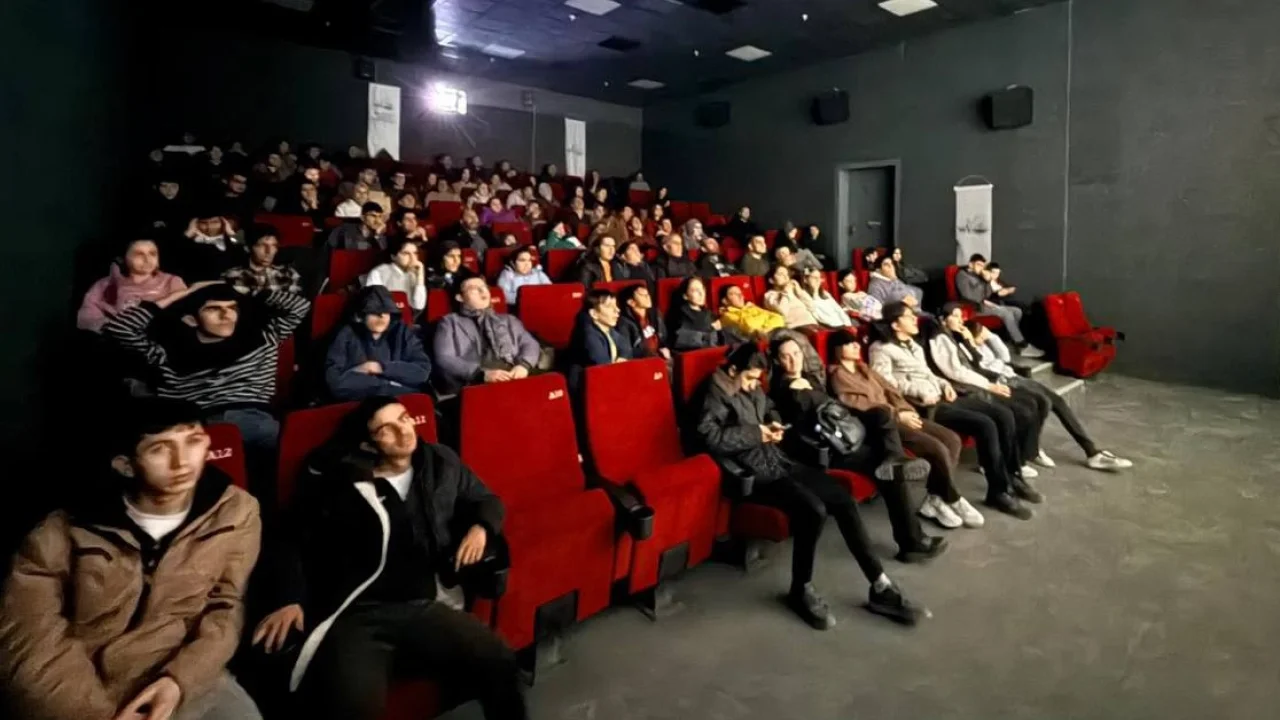 Özel gereksinimli bireyler bu kez sinemada buluştu