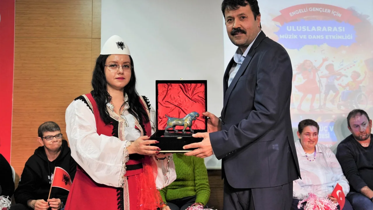 Ankara Keçiören 'sese güç ver'di