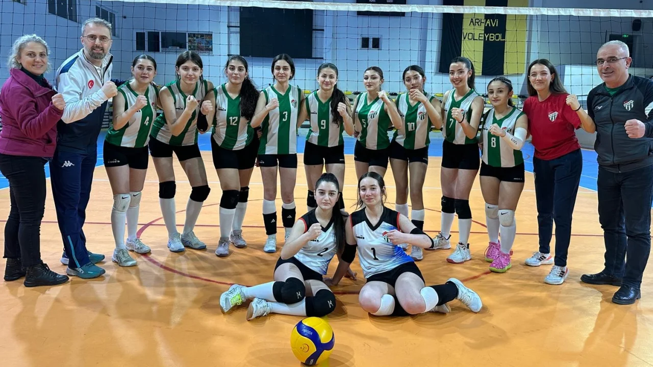 Artvin’in genç sultanlarından net galibiyet