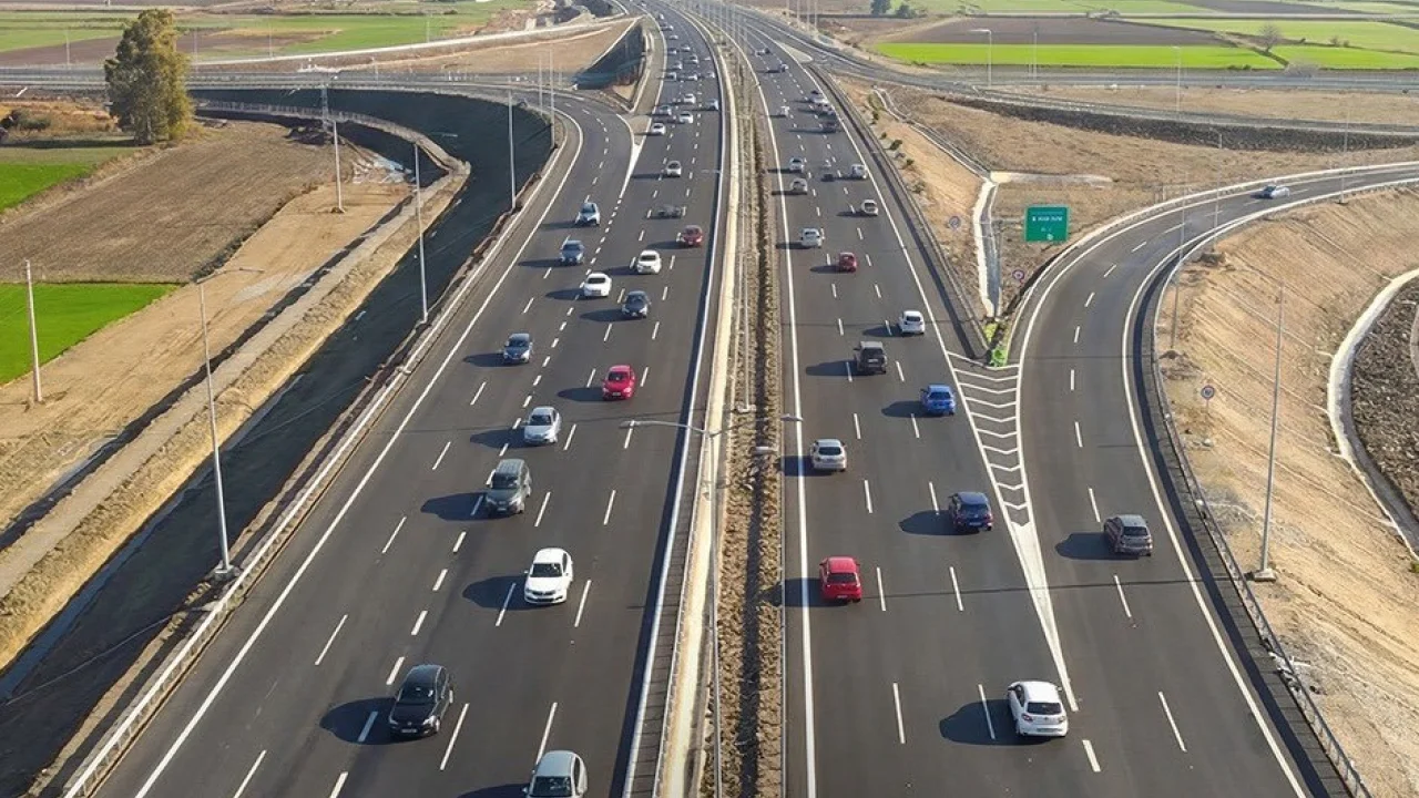 Aydın–Denizli Otoyolu’nda bayram rekoru... Günlük araç geçişi 22 bini aştı