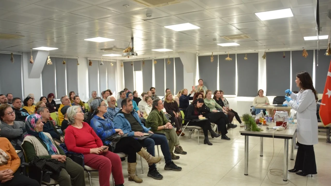 Balıkesir’de BAÇEM’in “Ayın Atölyesi” ilgi odağı oldu