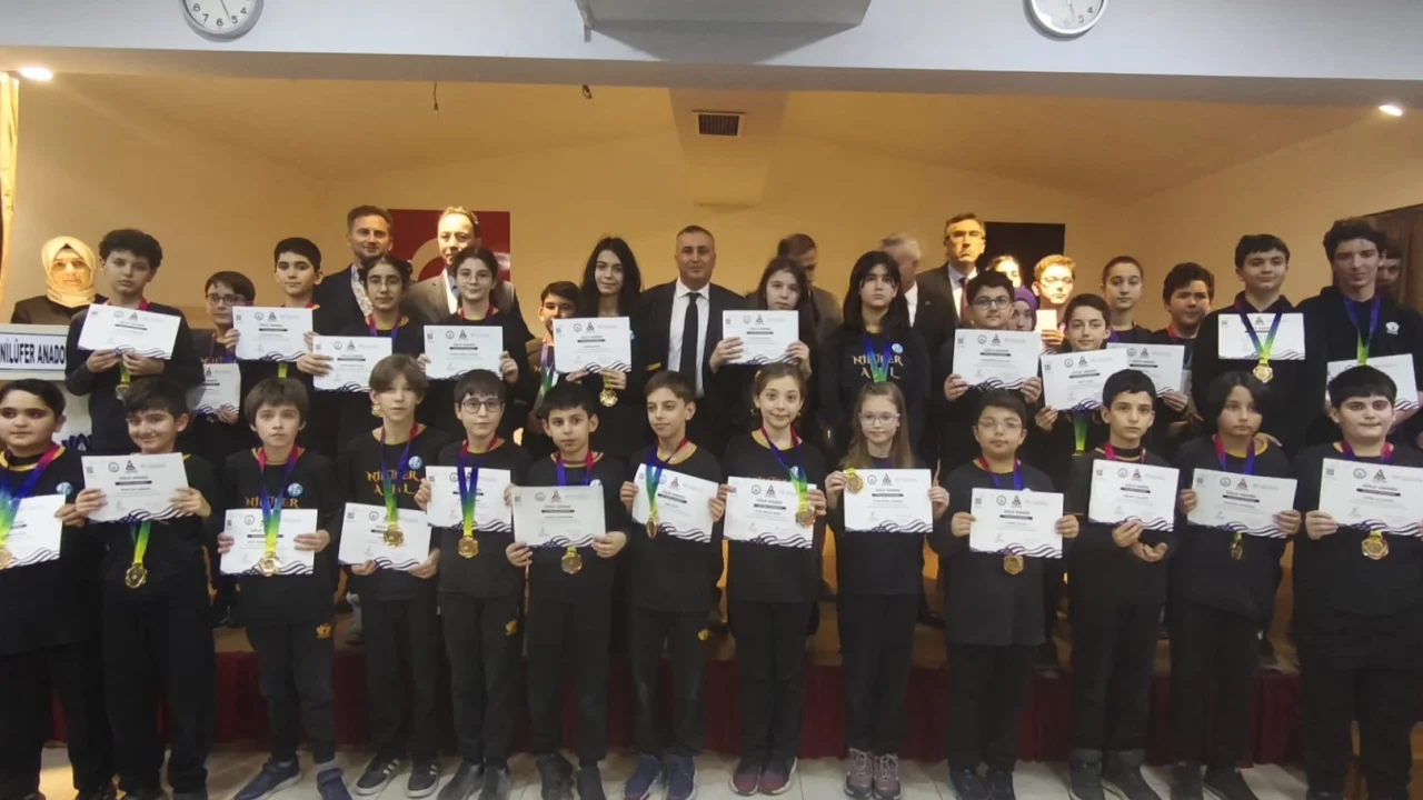 Bursa'da Nilüfer AİHL öğrencilerinden uluslararası matematik başarısı