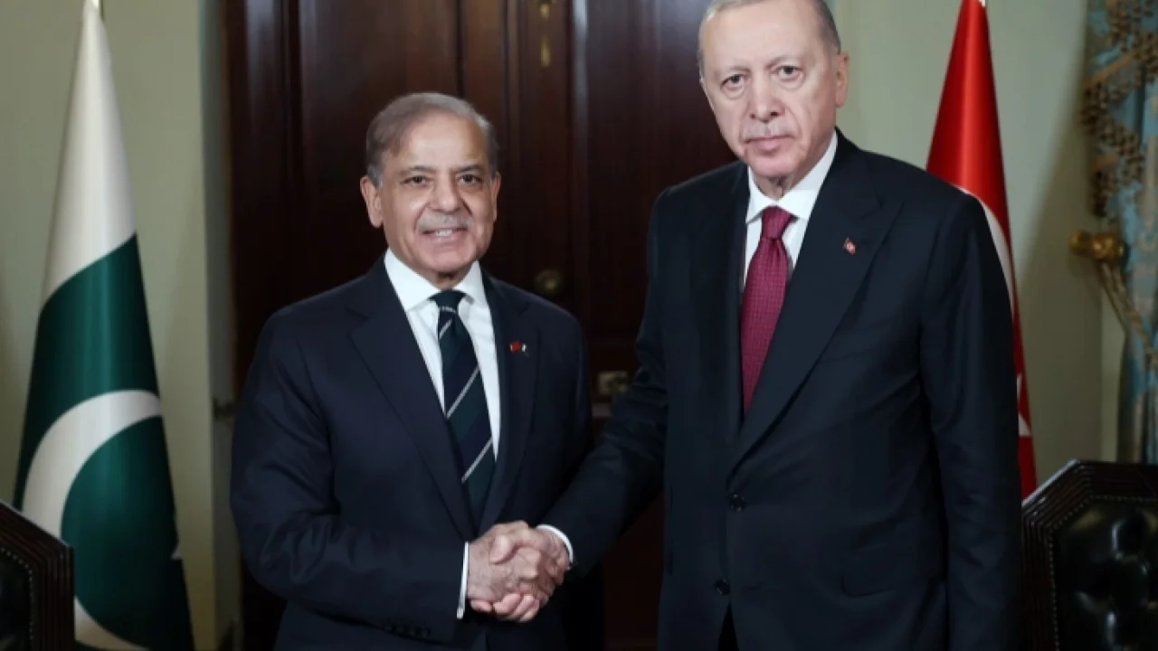 Cumhurbaşkanı Erdoğan, Şahbaz Şerif'le görüştü.. Erdoğan'ın barış diplomasisi sürüyor