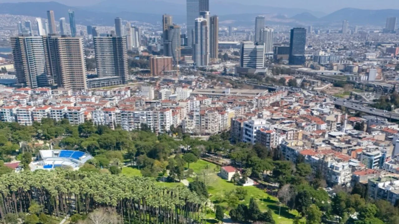 İzmir Kültürpark’ta yeşil dönüşüm başladı