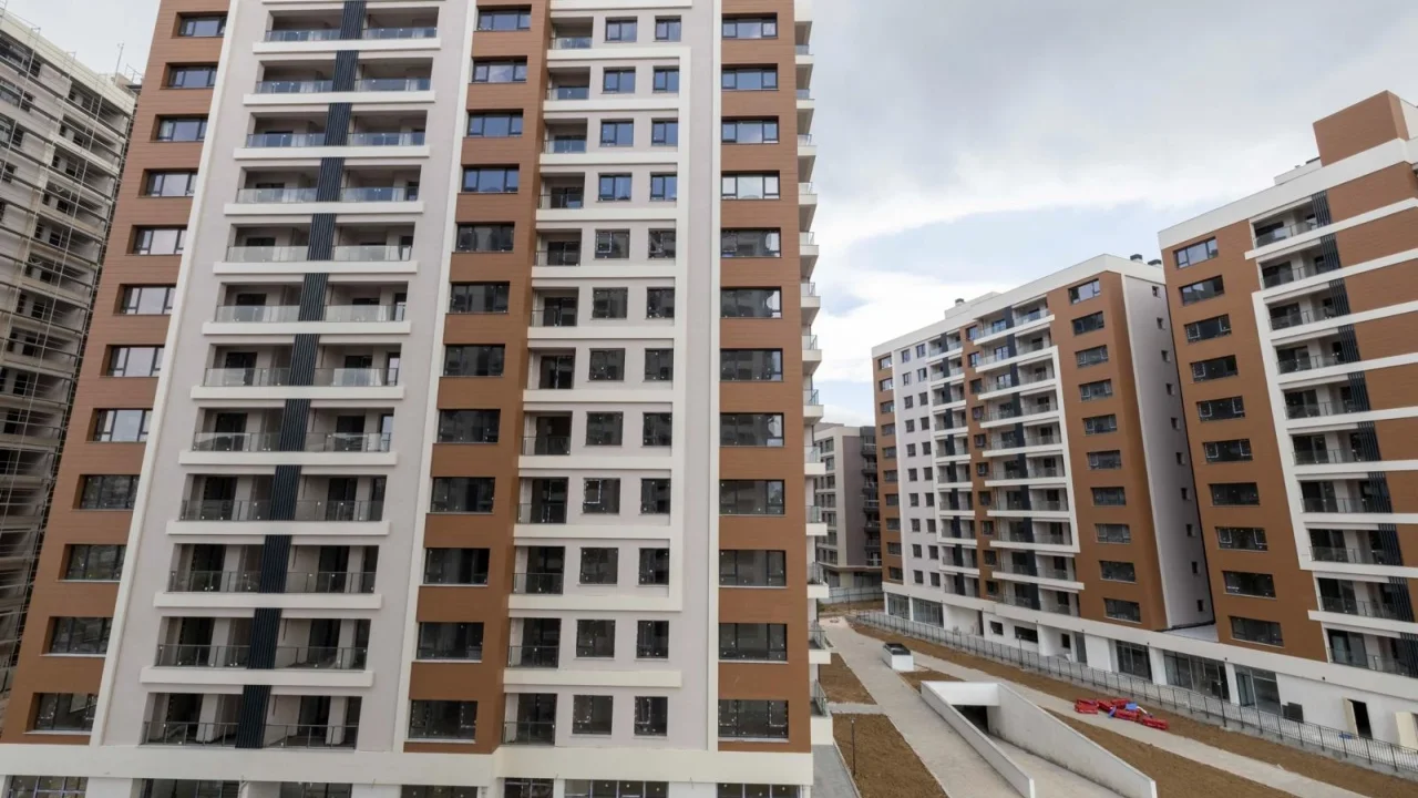 İzmir Örnekköy’deki kentsel dönüşümde anahtar teslim zamanı