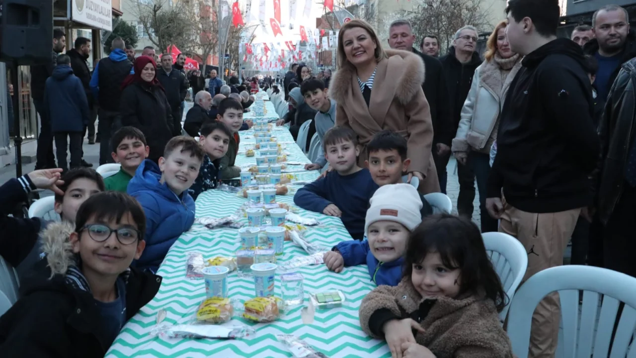İzmit'te gönül sofrası Alikahya’da kuruldu