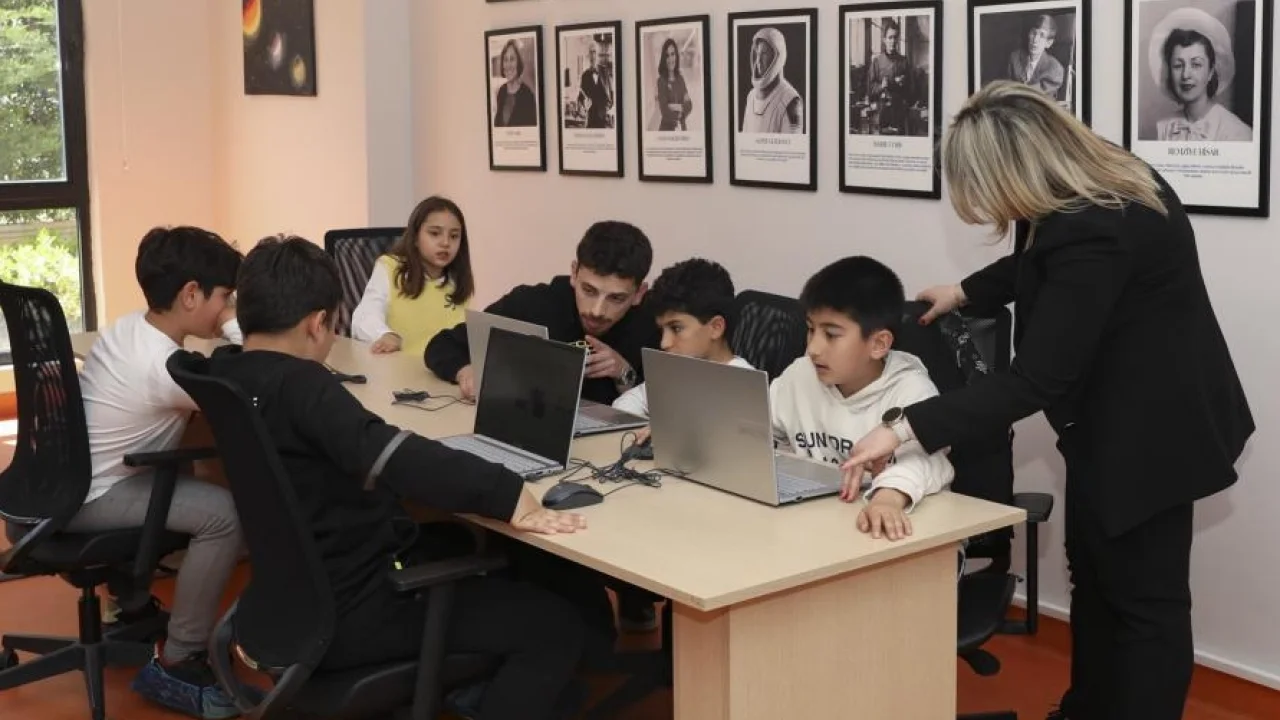 Mersin'de çocuklar hem düşünüyor hem üretiyor