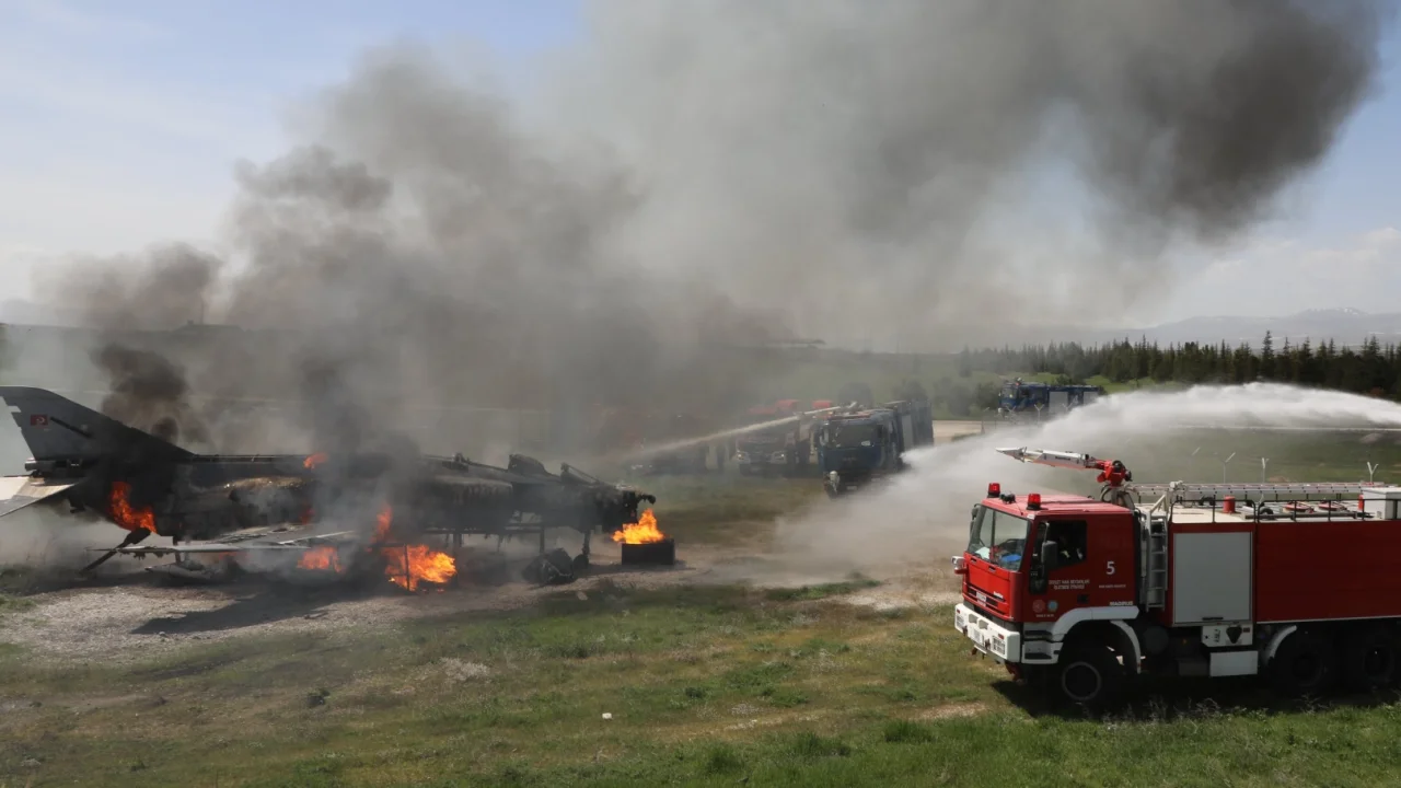 MSB'den Malatya’da 'uçak yangını' tatbikatı