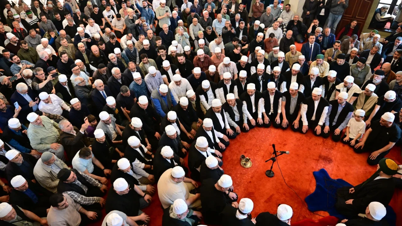 600 yıllık unutulmayan gelenek Erguvan Bayramı