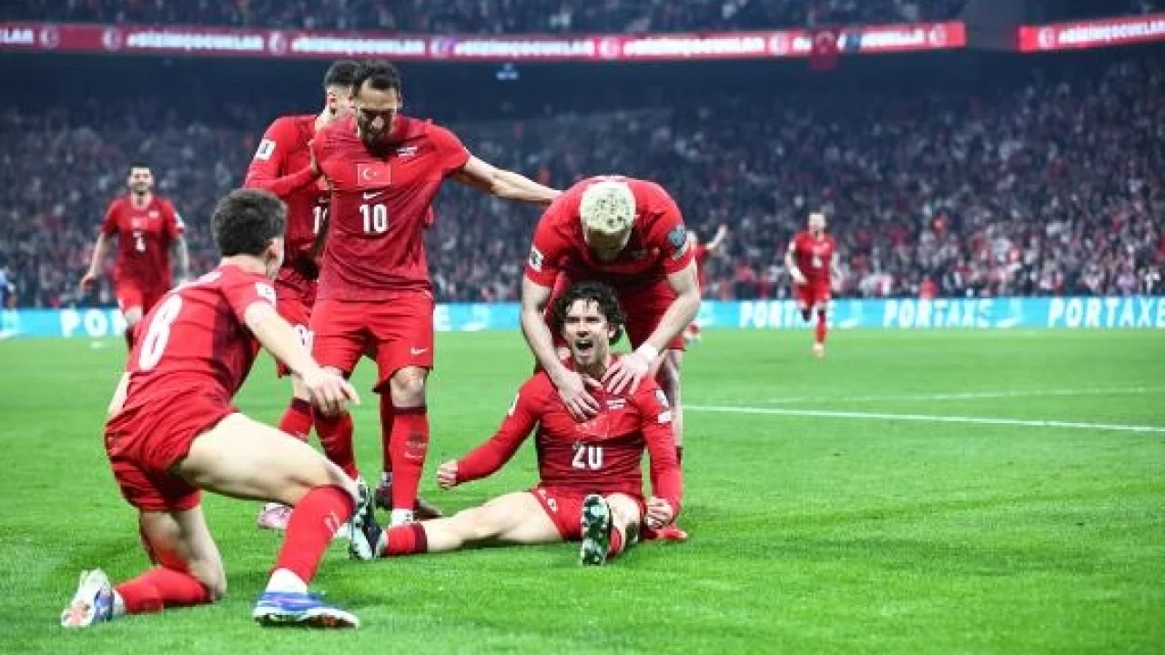 A Millilerden FIFA öncesi iki özel prova