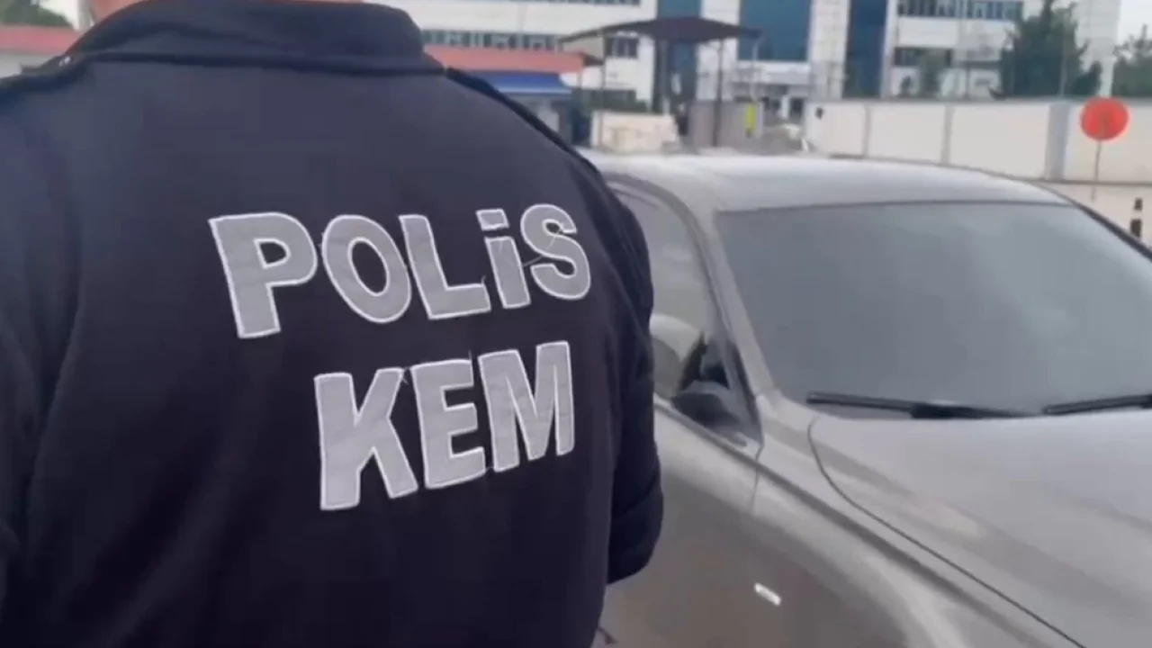 Adana’da uyuşturucu operasyonu: 2 tutuklama